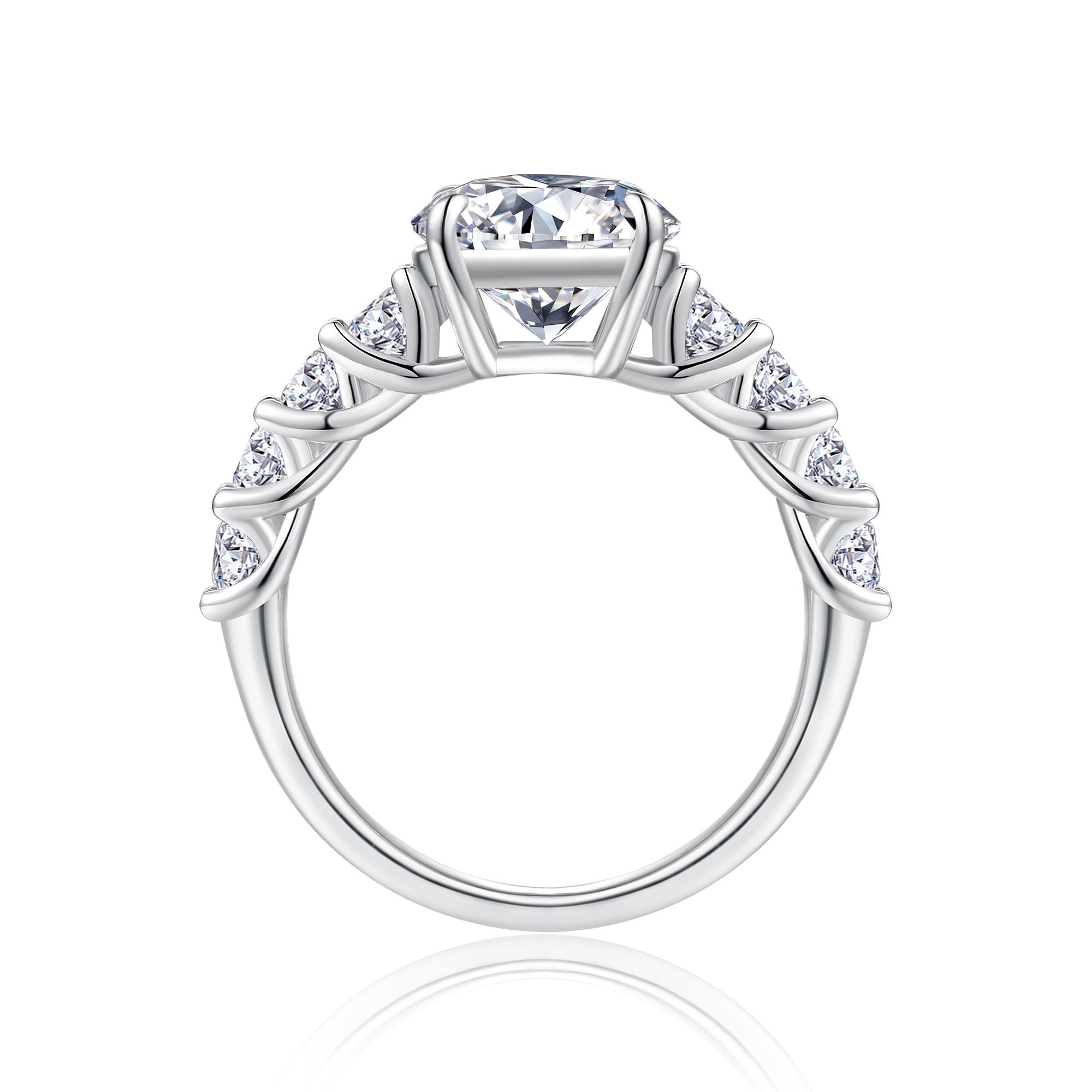 Anello Solitario con Moissanite e Pietre Laterali